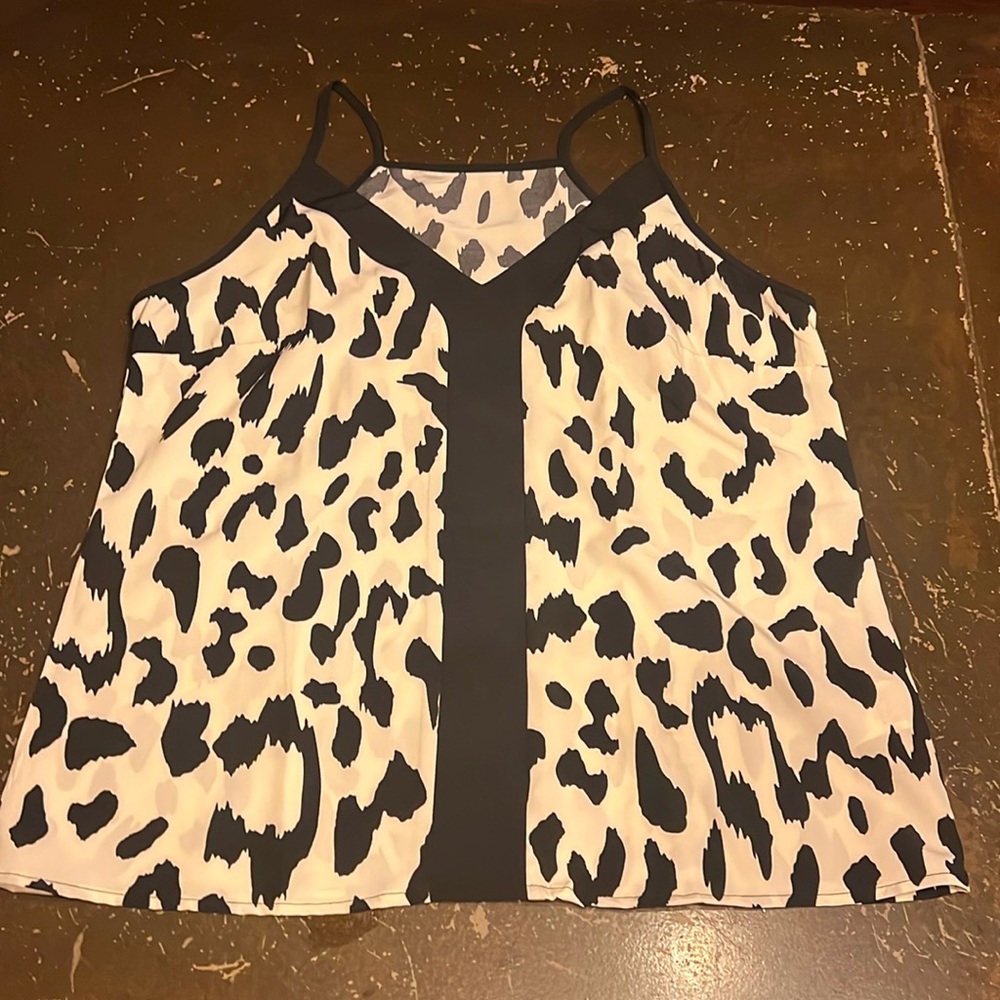 Super cute leopard tank top size medium